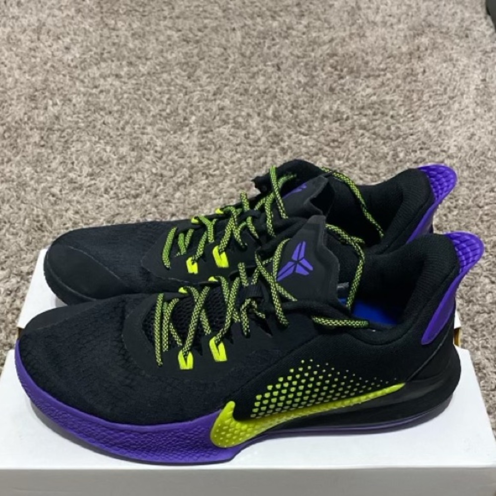 Nike Kobe Mamba Fury Basketball 🏀 Shoes Men’s Size 10.5
